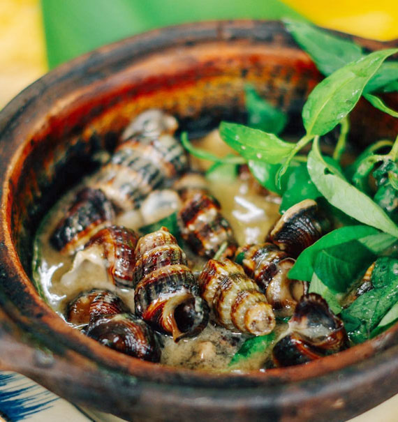 oc len xao dua fresh seafood