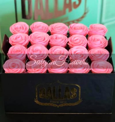 black sugar strawberry cake 2