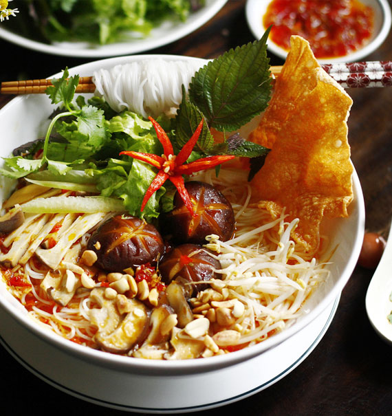 rice noodles soup with vegetable