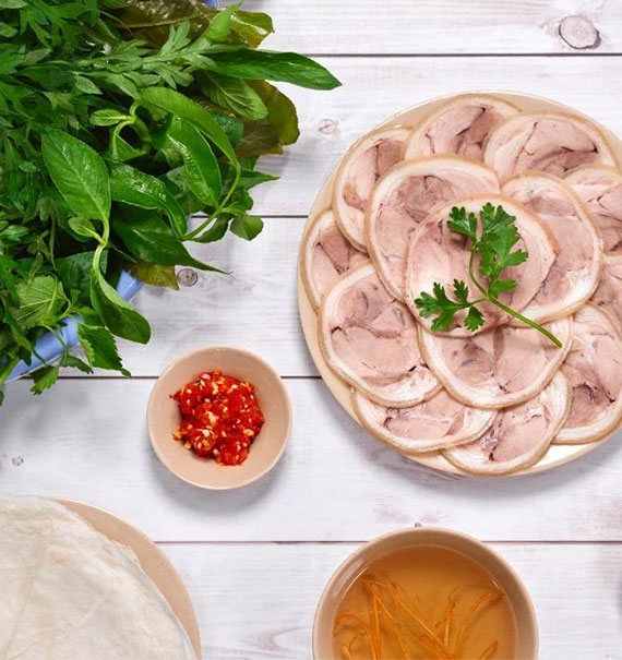 rice paper rolls with pork rolls hoang ty